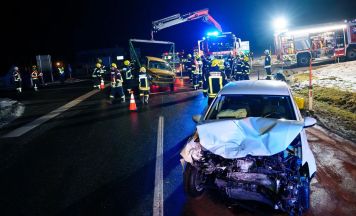 Eine Person nach Unfall auf der B124 in Tragwein ins Krankenhaus gebracht