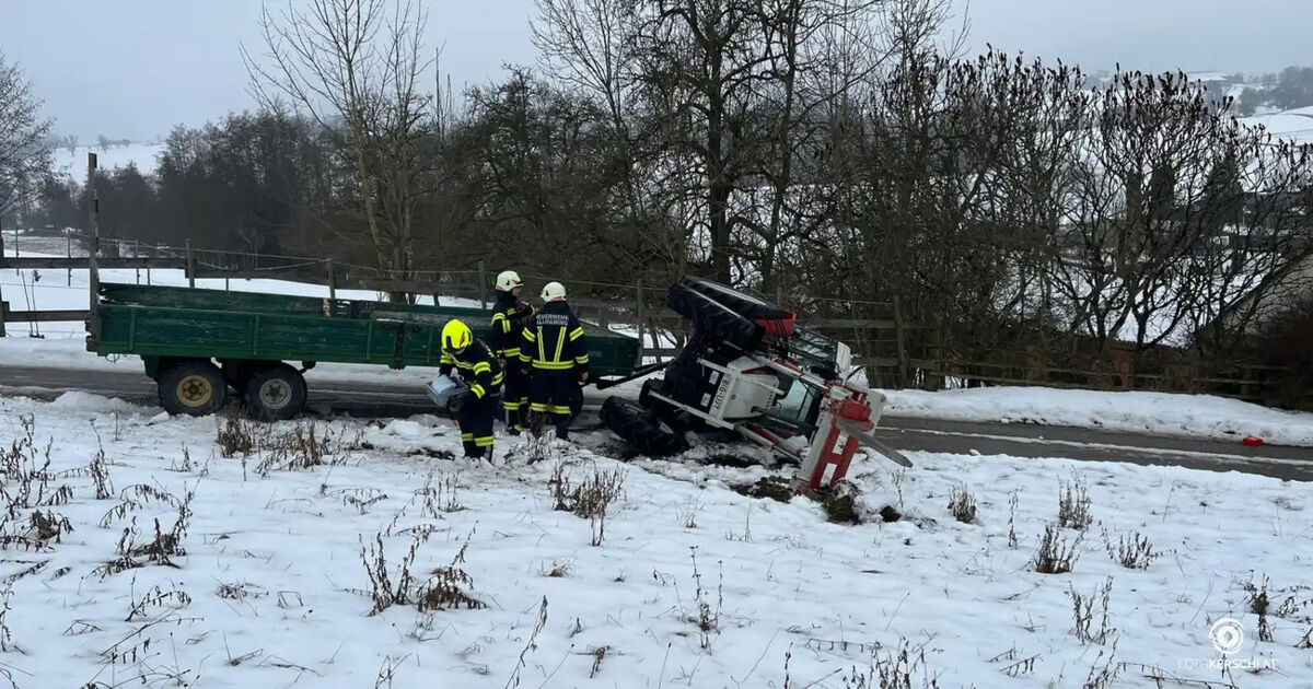 Vater und Sohn (8) bei Traktorunfall in Allhaming verletzt