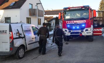Kaminbrand in Hinzenbach erfordert Einsatz von Feuerwehr und Rauchfangkehrern