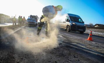 Auffahrunfall mit mehreren Fahrzeugen auf Wiener Straße bei Marchtrenk