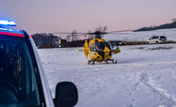 Eingebrochene Eisläuferinnen per Hubschrauber aus dem Irrsee gerettet