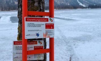 Eisläufer am Almsee gerettet
