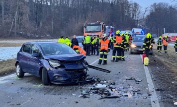 Zwei Rettungshubschrauber bei schwerem Verkehrsunfall in Sierning im Einsatz