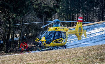Person in Saxen unter Traktor eingeklemmt