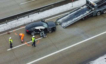 Nach dem Griff zum Handy krachte es auf der A1 bei Eberstalzell