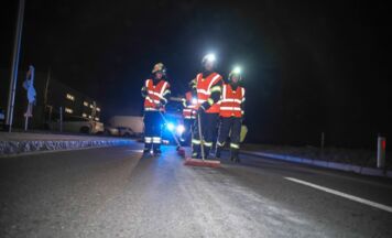 Lange Ölspur fordert Feuerwehren in zwei Bezirken