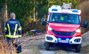 Jugendlicher bei Motocross-Unfall in schwer zugänglichem Waldgebiet bei Gutau verletzt