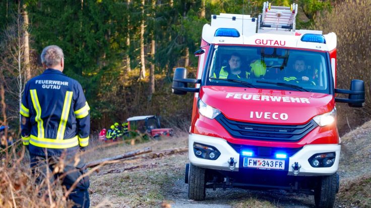 Jugendlicher bei Motocross-Unfall in schwer zugänglichem Waldgebiet bei Gutau verletzt