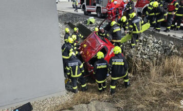 Auto überschlug sich bei Supermarkt-Zufahrt in St. Martin