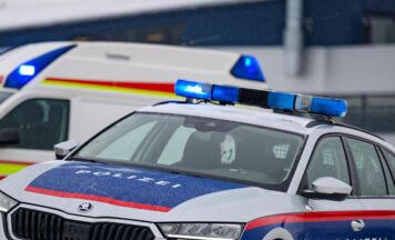 Fußgängerin in Enns auf Schutzweg von Auto angefahren