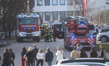 Brand in Marchtrenker Betrieb löst Einsatz von Feuerwehren und Rettung aus