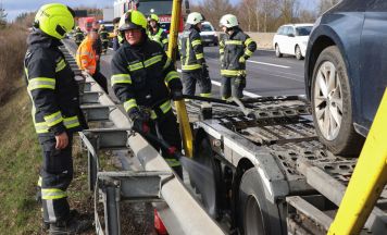 Achse eines Autotransporters auf Pyhrnautobahn in Brand geraten