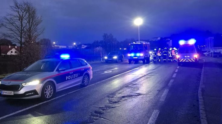 Verkehrsunfall auf der B127: Kreuzungsbereich bei Altenfelden blockiert