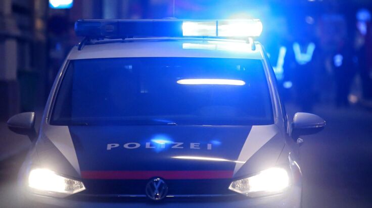 Schwarzfahrer raste auf Flucht vor der Polizei mit fast 200 km/h durch 70er-Zone
