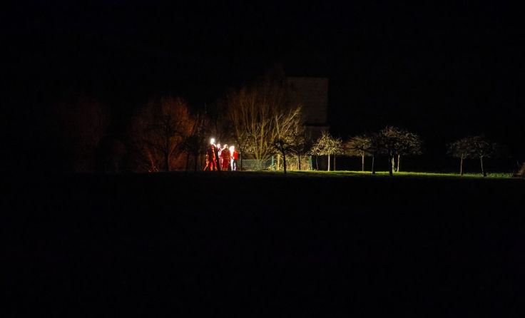Einsatzkräfte an der Unglücksstelle (Foto: laumat/Matthias Lauber)