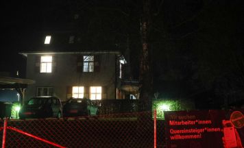 Feuerwehr befreit Person aus Pflegestuhl in Wohneinrichtung in Scharnstein