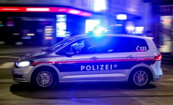 Discobesucher (35) bedroht in Schwanenstadt Gäste und attackiert Polizisten