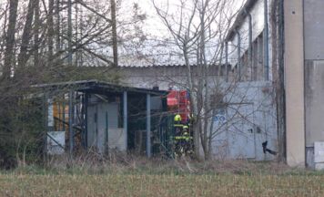 Langer Löscheinsatz nach Brand in Firmengebäude in Wolfern
