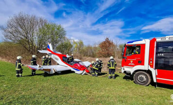 Pilot übersteht Landeunfall in Gmunden ohne Verletzungen