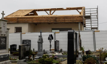 Person bei Arbeiten an Aufbahrungshalle in Kollerschlag schwer verletzt