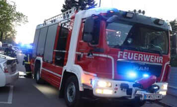 Großraummülltonne bei Wohnhausanlage in Wels-Vogelweide in Brand geraten