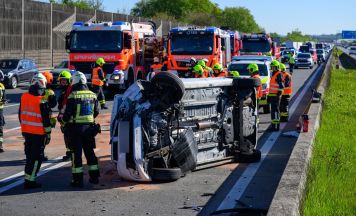 Verkehrsunfall auf Autobahn bei Ansfelden nach missglücktem Spurwechsel