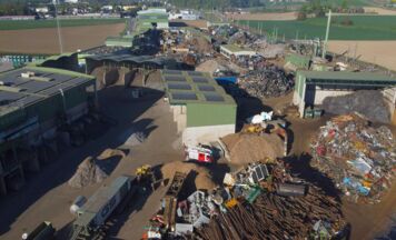 Drei Verletzte nach Brand auf Schrottplatz in Edt bei Lambach