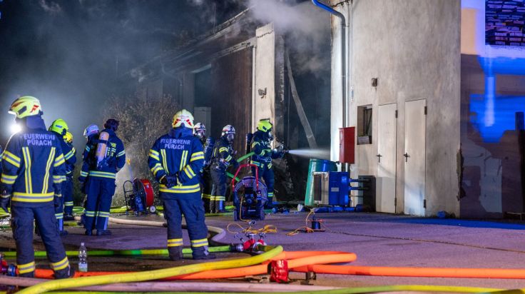Wieder Großbrand im Bezirk Perg – zwei Personen im Krankenhaus