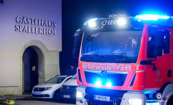 Brand in Linz: Feuerwehr evakuiert 47 Bewohner