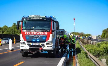 A25 bei Weißkirchen an der Traun wegen Brand gesperrt