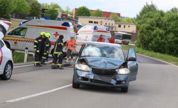 Auffahrunfall in Pichl bei Wels: vier Verletzte nach Crash mit drei Autos