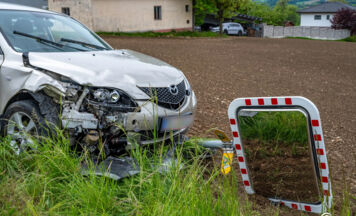 Eine verletzte Person bei Kreuzungsunfall in Nußbach