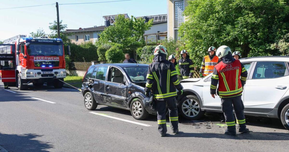 Three injured after failed overtaking maneuver in Buchkirchen