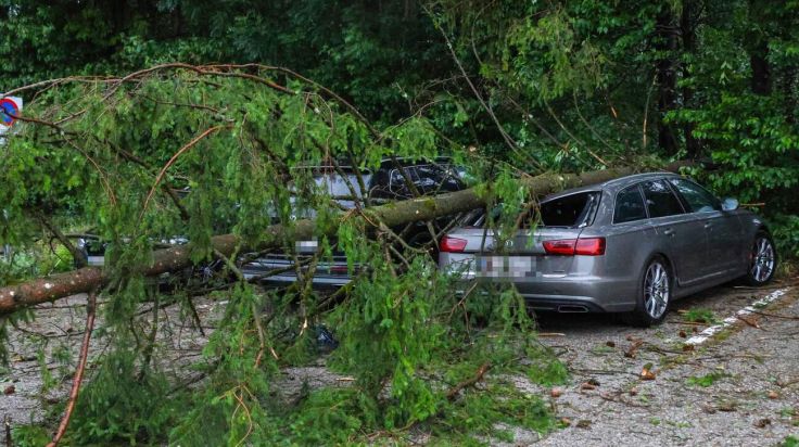 Gewitterfront löste hunderte Feuerwehreinsätze in Oberösterreich aus