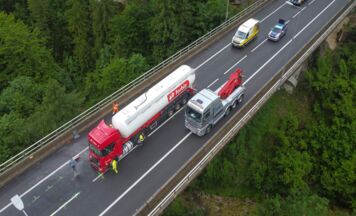 Auffahrunfall zweier Sattelzüge legt Pyhrnautobahn stundenlang lahm