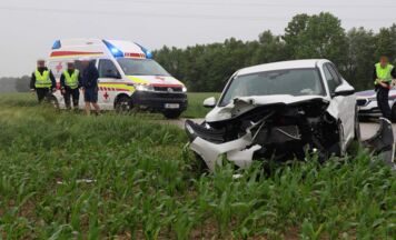 Zwei Autos bei Kreuzungsunfall in Sattledt schwer kollidiert