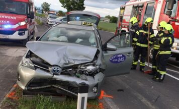 Auffahrunfall auf Kremstalstraße bei Ansfelden fordert zwei Verletzte