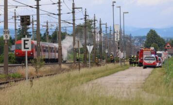 Lokbrand bei Regionalzug in Hörsching: 150 Fahrgäste unverletzt