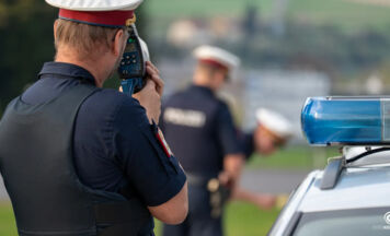 Alkoholisierter Autofahrer mit 143 km/h auf der B3 gestoppt