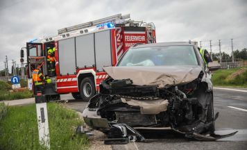 Zwei Leichtverletzte bei Kreuzungsunfall in Marchtrenk