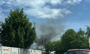 Brand auf Dach von Einkaufszentrum in Steyr rasch gelöscht