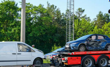 Zwei Verletzte nach Unfall auf der B1 in Traun