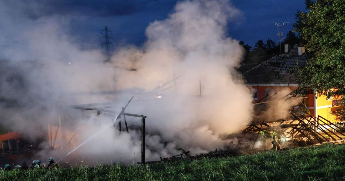 Massiver Stadlbrand in Eitzing: Zehn Feuerwehren im Großeinsatz
