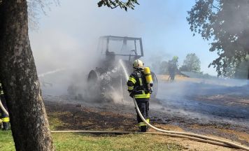 Traktor in Lichtenau ausgebrannt