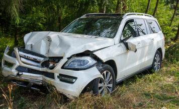 Eingeklemmte Person nach Unfall in Hirschbach erfolgreich gerettet