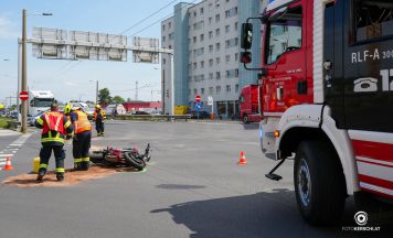 Motorradfahrer bei Sturz in Traun verletzt
