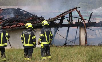 Technischer Defekt löste Brand der Stockschützenhalle in Raab aus
