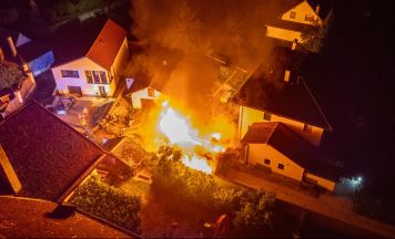 Gartenschuppen in Micheldorf in Vollbrand