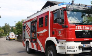 Küchenbrand in Neuhofen an der Krems: Frau aus verrauchtem Haus gerettet
