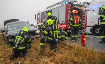 Brandverdacht nach Unfall auf der B1 bei Marchtrenk